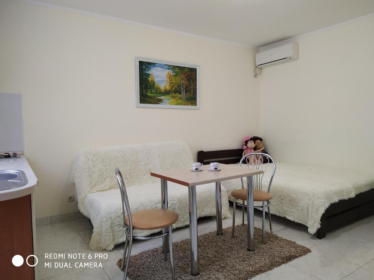 Guest House Butterfly Wing Odessa Exterior foto