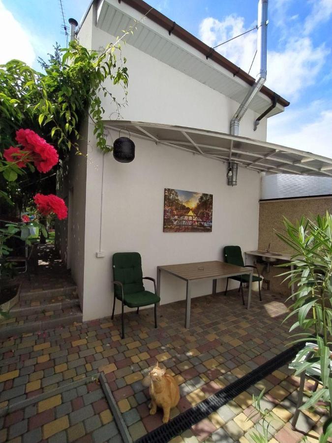 Guest House Butterfly Wing Odessa Exterior foto