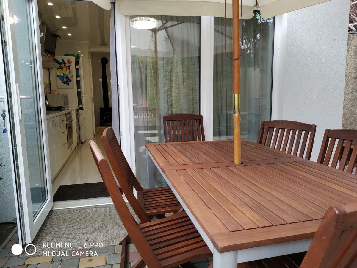 Guest House Butterfly Wing Odessa Exterior foto
