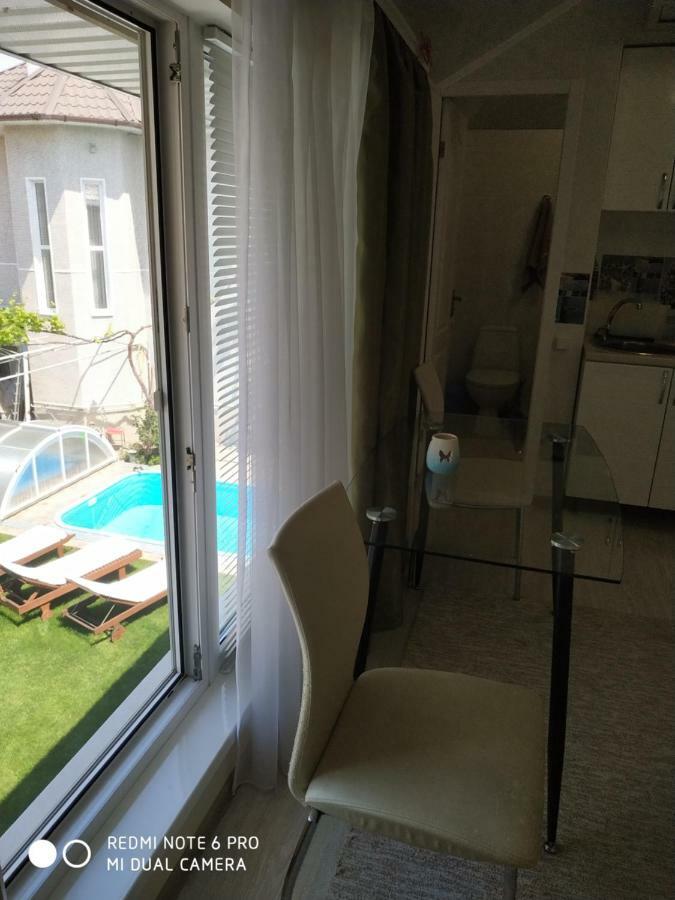 Guest House Butterfly Wing Odessa Exterior foto