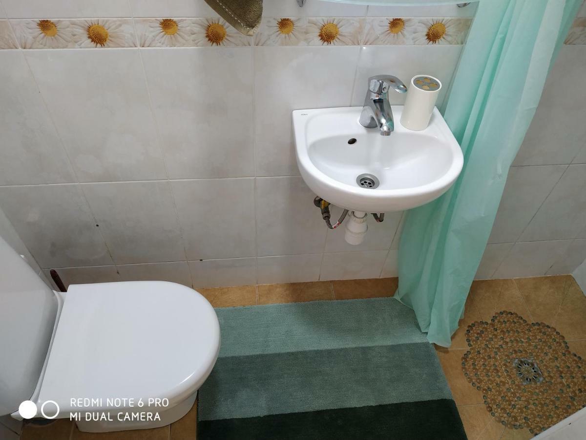 Guest House Butterfly Wing Odessa Exterior foto