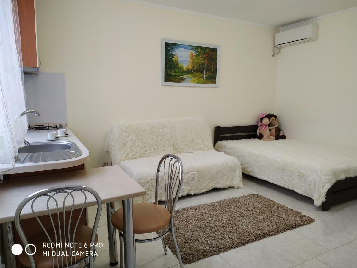 Guest House Butterfly Wing Odessa Exterior foto